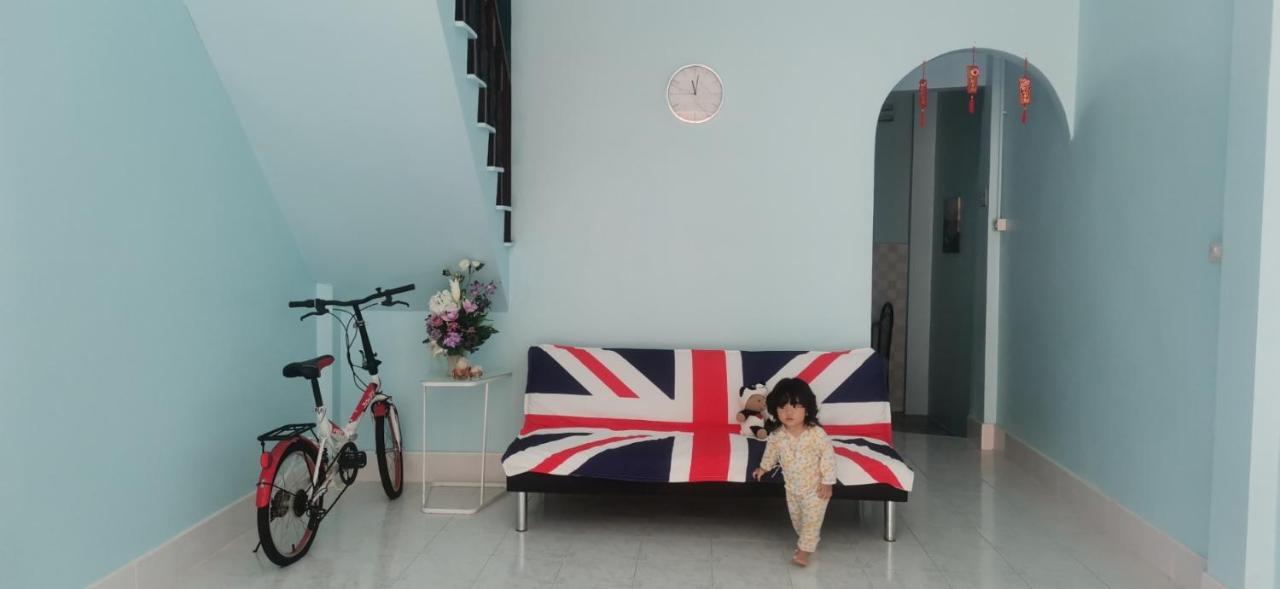 Blue House Hat Yai Luaran gambar