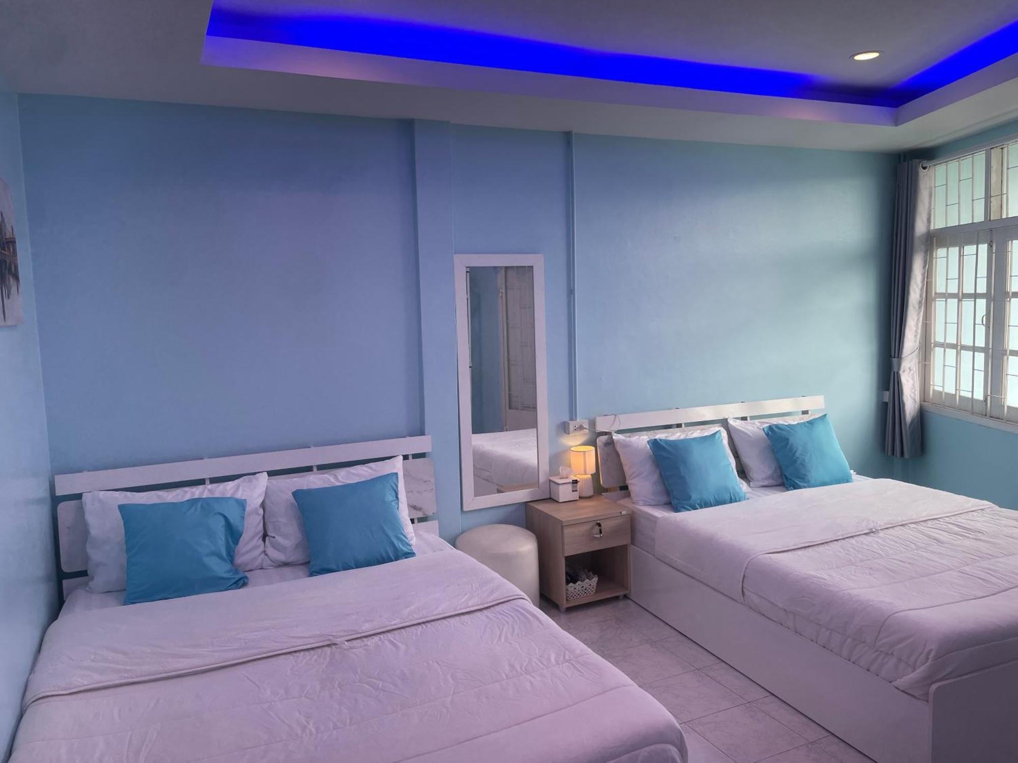 Blue House Hat Yai Luaran gambar
