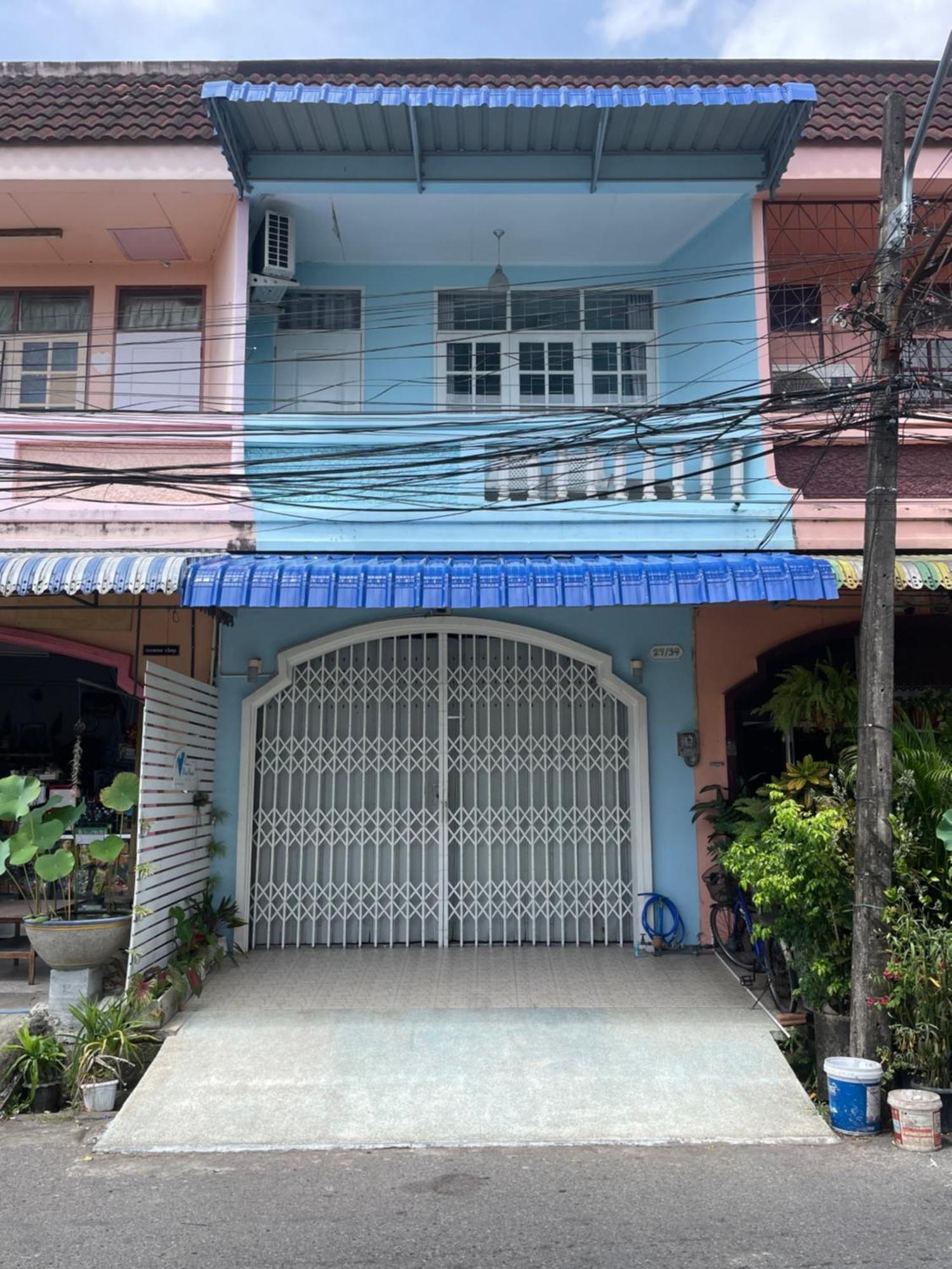 Blue House Hat Yai Luaran gambar