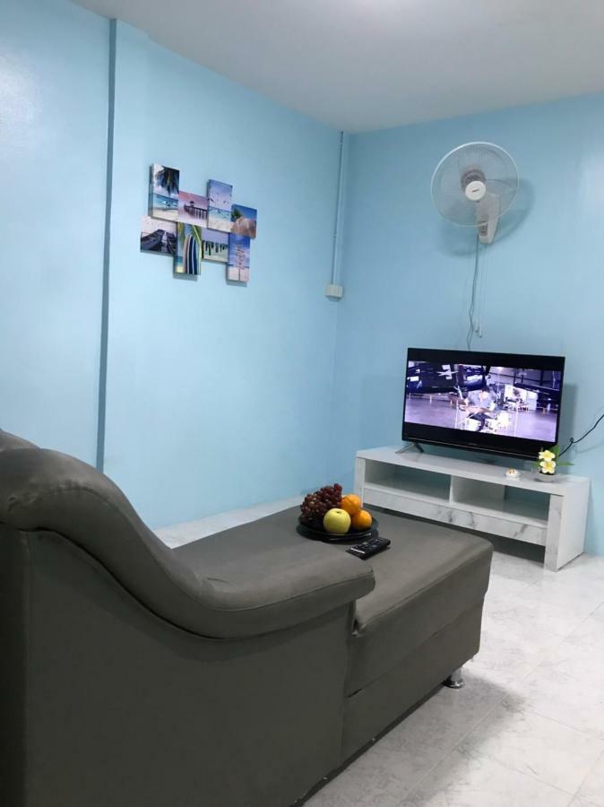Blue House Hat Yai Luaran gambar